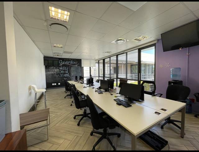 122M² OFFICE TO LET IN BRYANSTON